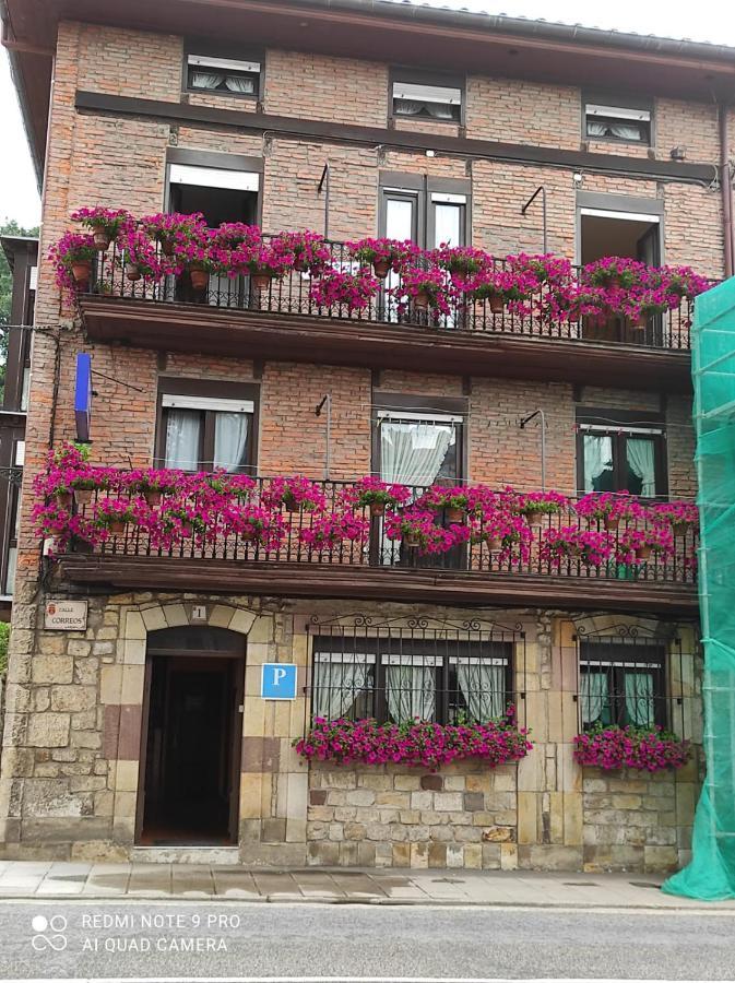 Pension Rosa Cabezon De La Sal Luaran gambar